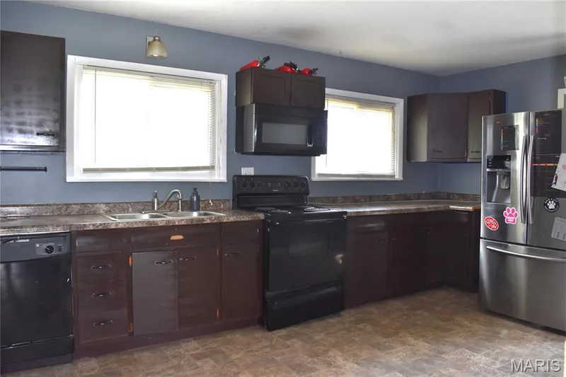 302 Barthel Avenue, St Charles, MO 63301 — listing photo 5 of 14