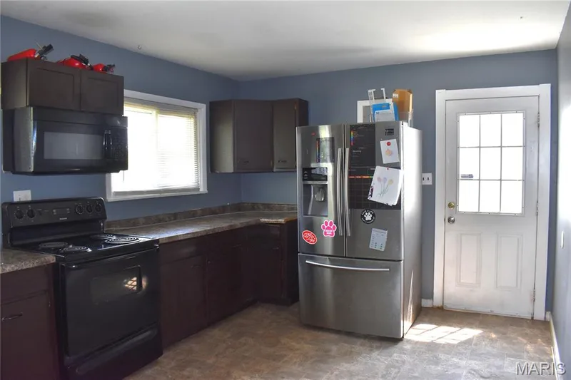 302 Barthel Avenue, St Charles, MO 63301 — listing photo 6 of 14