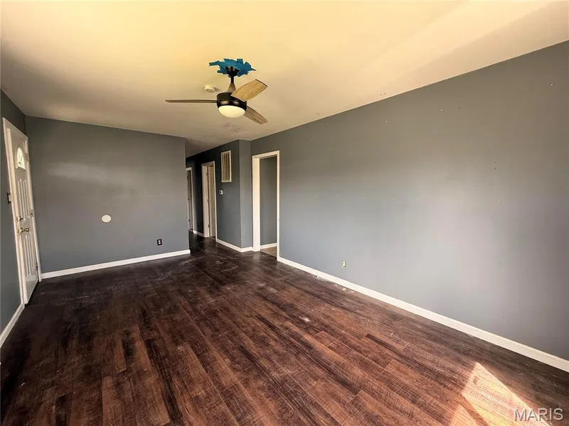 302 Barthel Avenue, St Charles, MO 63301 — listing photo 4 of 14