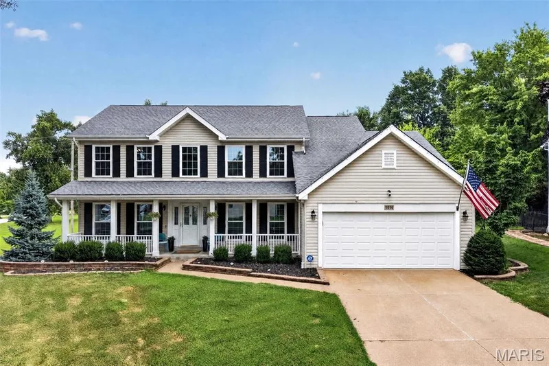 Welcome home to 1016 Lafayette Place! — 1016 Lafayette Place, Lake St. Louis, MO 63367