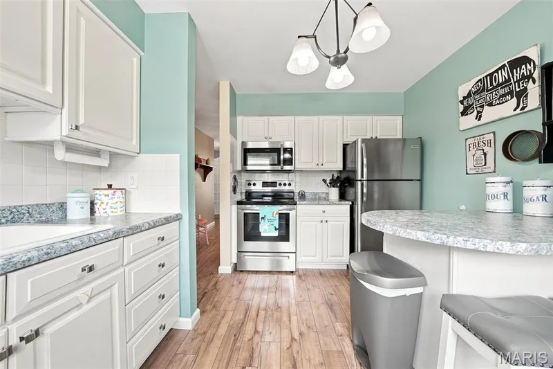 13536 Coliseum Drive, Chesterfield, MO 63017 — listing photo 7 of 25