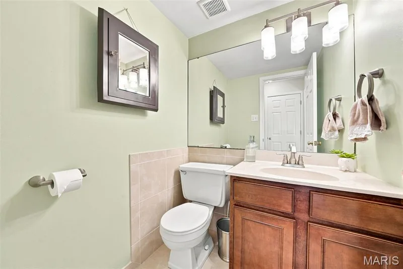 13536 Coliseum Drive, Chesterfield, MO 63017 — listing photo 10 of 25