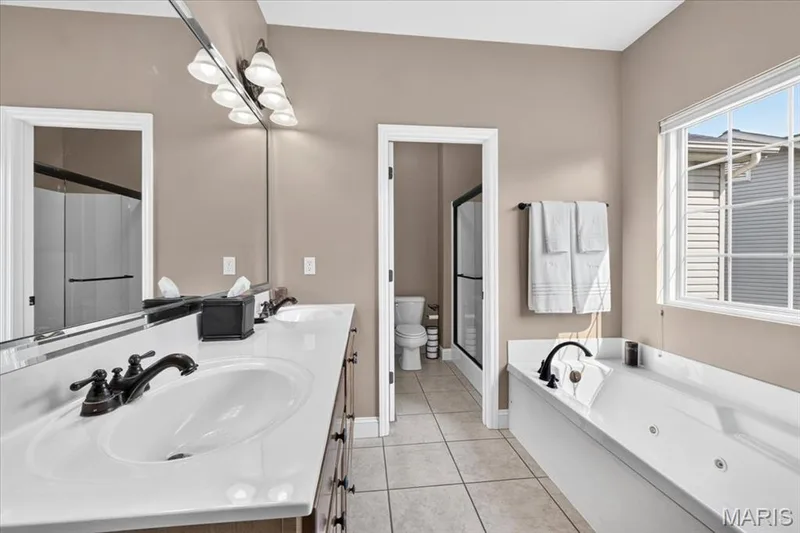 Primary Main Bedroom with ensuite. — 713 Bellingrath Gardens Court, Wentzville, MO 63385