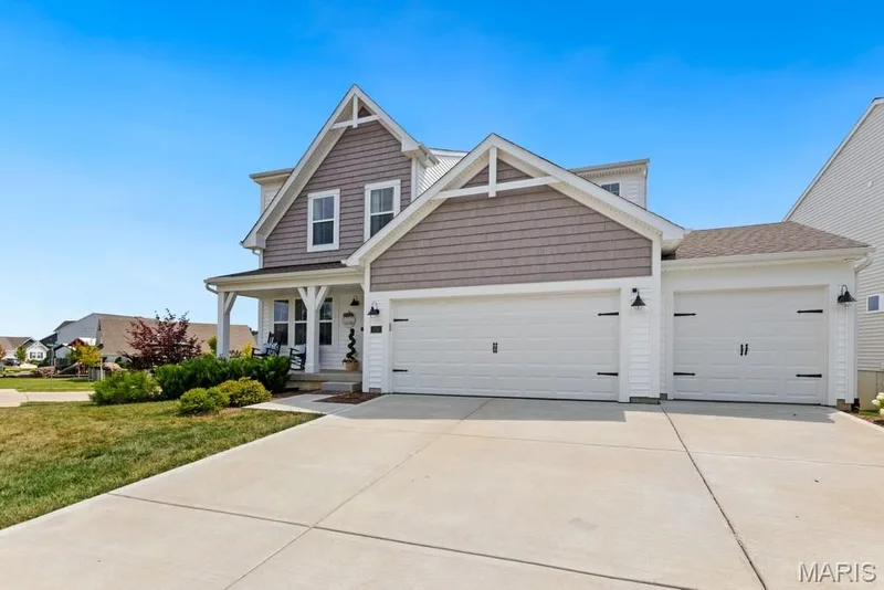 150 Bell Boulevard, Wentzville, MO 63385 — listing photo 2 of 32