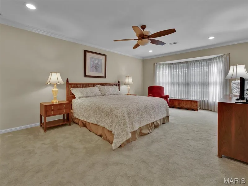Huge primary bedroom with bay window and crown molding. — 208 Ambridge Court #206, Chesterfield, MO 63017