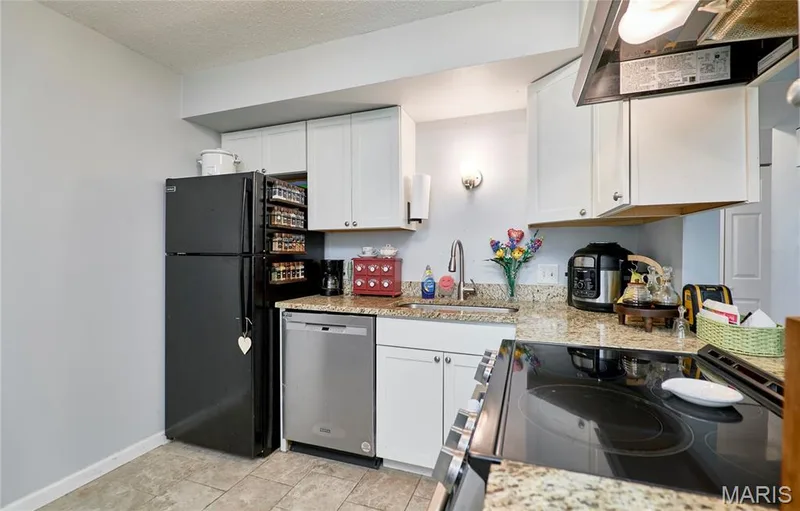 1626 Summergate Parkway #E, St Peters, MO 63303 — listing photo 12 of 30