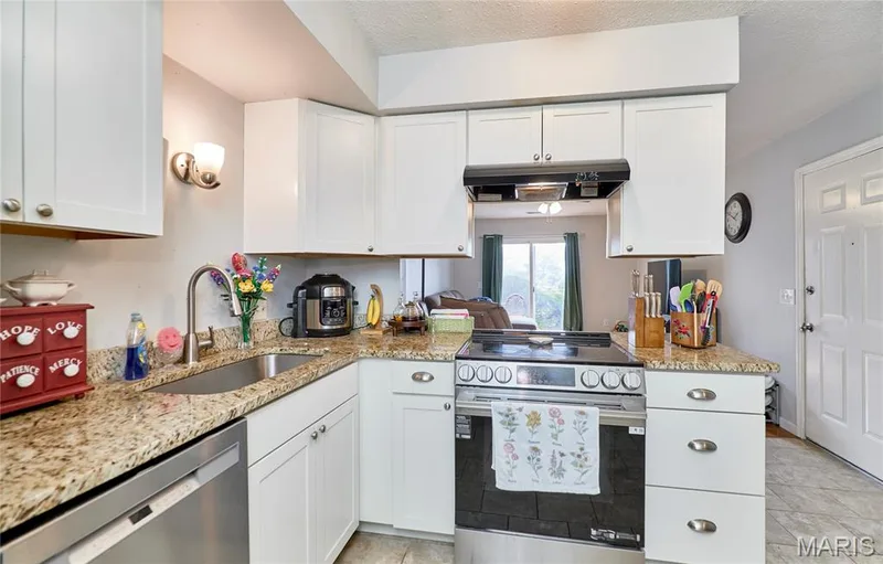 1626 Summergate Parkway #E, St Peters, MO 63303 — listing photo 15 of 30