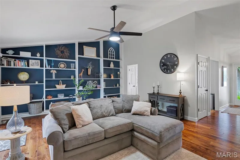 2 Shadowood Court, St Peters, MO 63376 — listing photo 5 of 26