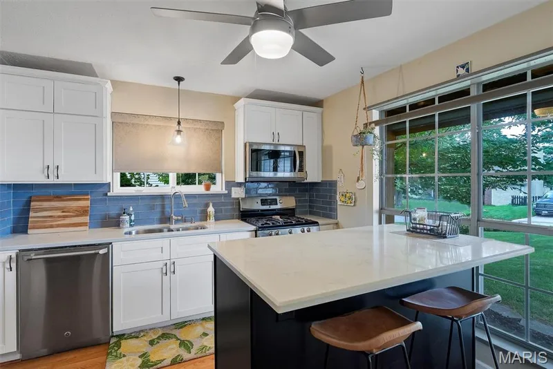 2 Shadowood Court, St Peters, MO 63376 — listing photo 7 of 26