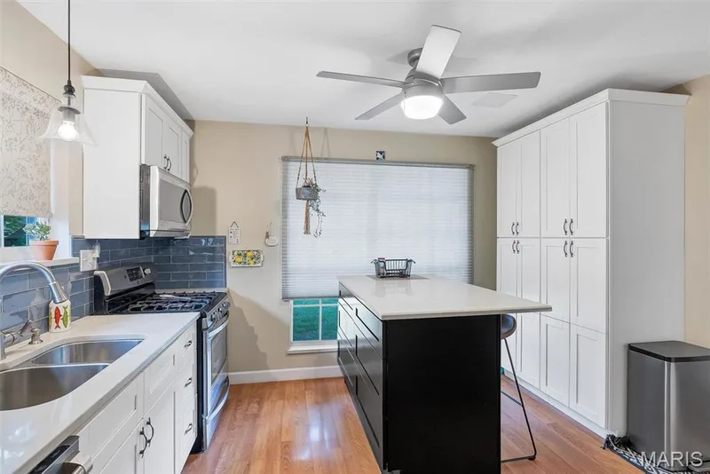 2 Shadowood Court, St Peters, MO 63376 — listing photo 8 of 26