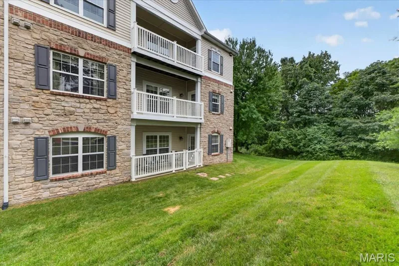 5 Monarch Trace Court #108, Chesterfield, MO 63017 — listing photo 5 of 31