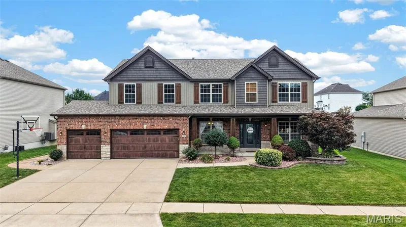 236 Victoria Park Avenue, Wentzville, MO 63385 — listing photo 2 of 51