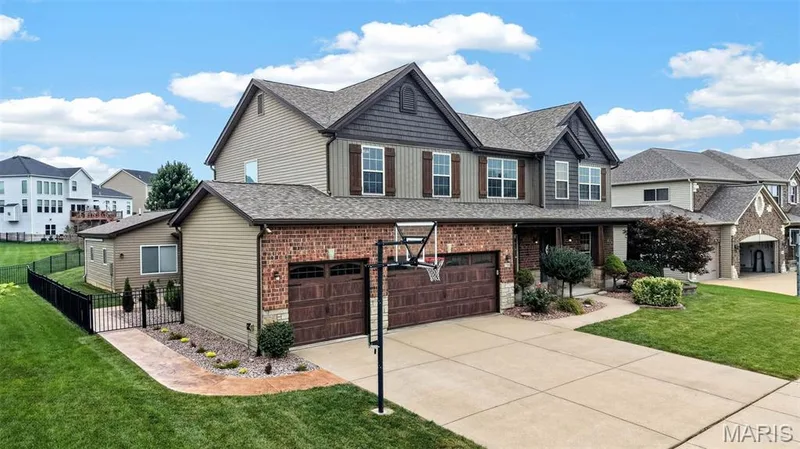 236 Victoria Park Avenue, Wentzville, MO 63385 — listing photo 4 of 51