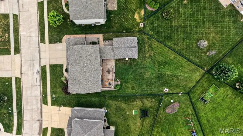 236 Victoria Park Avenue, Wentzville, MO 63385 — listing photo 5 of 51