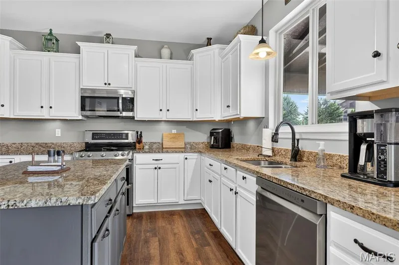 236 Victoria Park Avenue, Wentzville, MO 63385 — listing photo 16 of 51