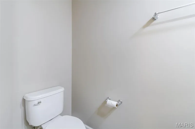 main level guest bathroom — 1844 Sterling Oaks Drive, St Peters, MO 63376