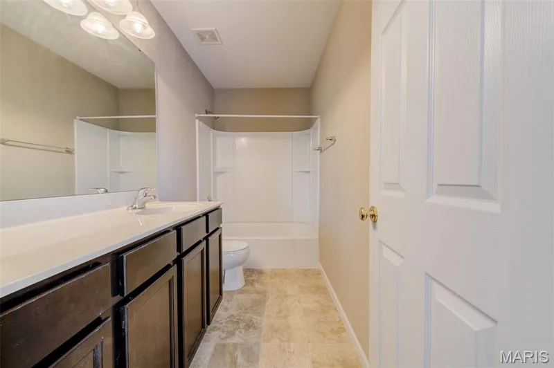 Private owner's bathroom w/lots of counter space — 1844 Sterling Oaks Drive, St Peters, MO 63376