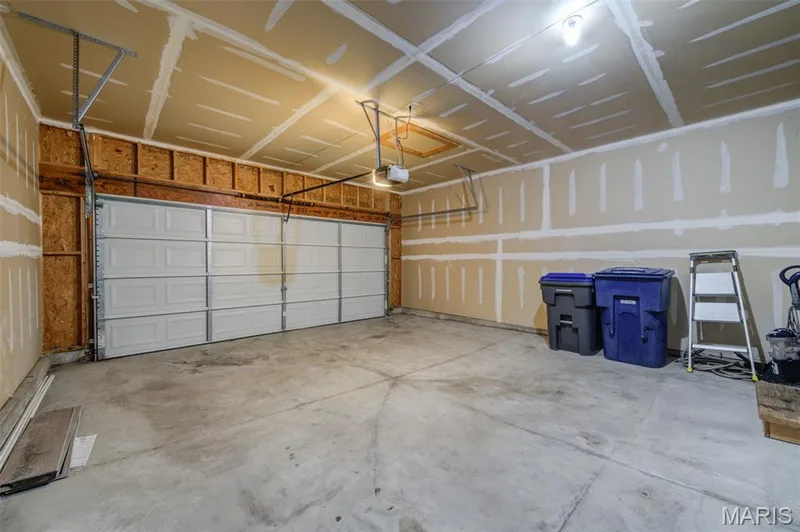 2 car garage — 1844 Sterling Oaks Drive, St Peters, MO 63376