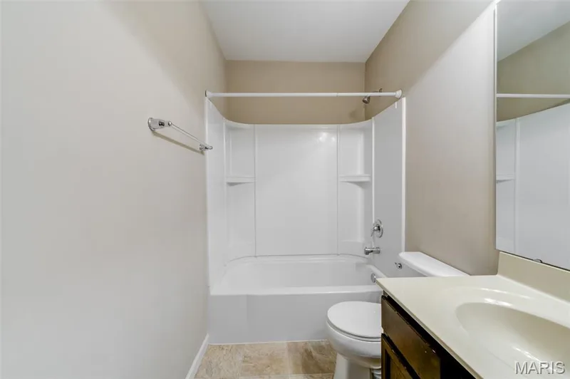 Shower surround shelves — 1844 Sterling Oaks Drive, St Peters, MO 63376
