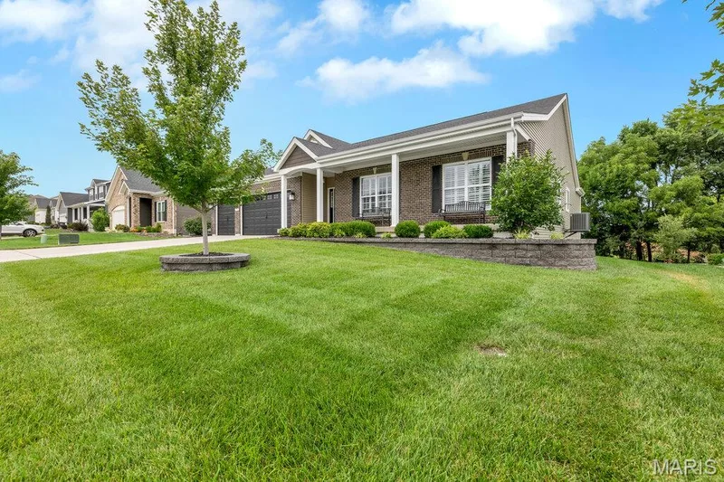 115 Hannahs Mill Drive, Lake St. Louis, MO 63367 — listing photo 5 of 40