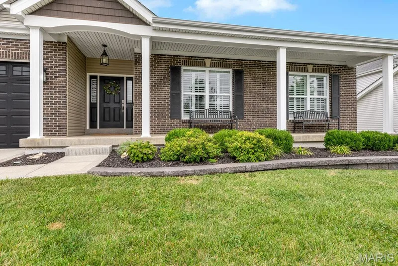 115 Hannahs Mill Drive, Lake St. Louis, MO 63367 — listing photo 6 of 40