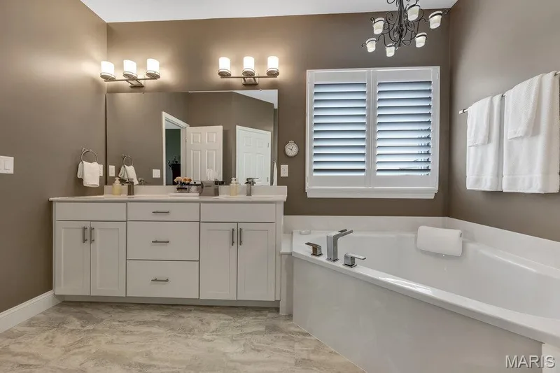 115 Hannahs Mill Drive, Lake St. Louis, MO 63367 — listing photo 31 of 40