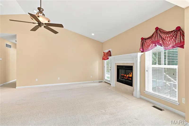 944 Daffodil Ridge Drive, O'Fallon, MO 63366 — listing photo 7 of 33
