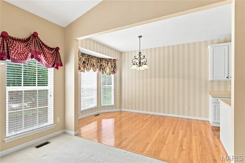 944 Daffodil Ridge Drive, O'Fallon, MO 63366 — listing photo 9 of 33