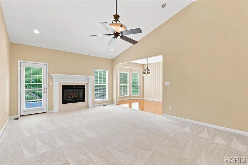 944 Daffodil Ridge Drive, O'Fallon, MO 63366 — listing photo 4 of 26