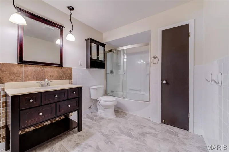 Lg Bathroom — 2 Saint Raymond Drive, St Peters, MO 63376