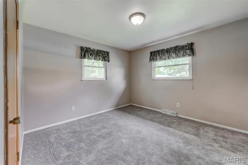2 Saint Raymond Drive, St Peters, MO 63376 — listing photo 17 of 37