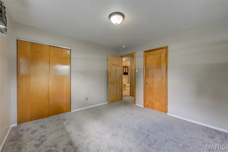 2 Saint Raymond Drive, St Peters, MO 63376 — listing photo 14 of 37