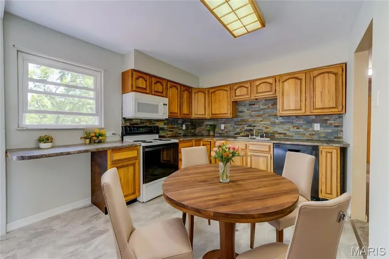 Virtual Staging Kitchen — 2 Saint Raymond Drive, St Peters, MO 63376