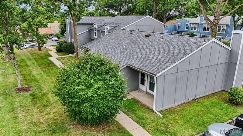 176 Harbor View Drive, Lake St. Louis, MO 63367 — listing photo 4 of 36