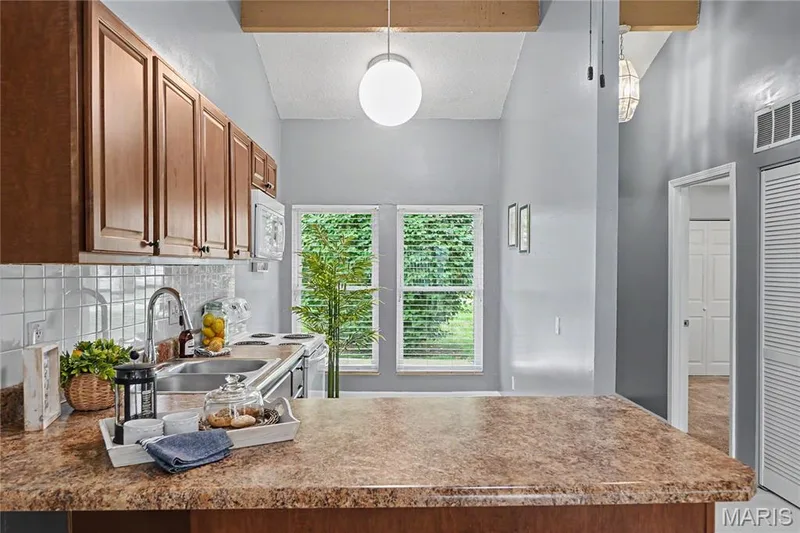 176 Harbor View Drive, Lake St. Louis, MO 63367 — listing photo 12 of 36