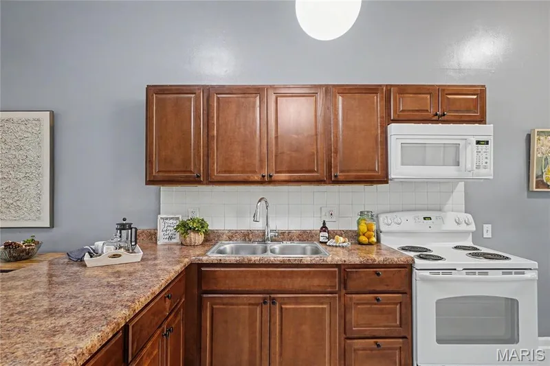176 Harbor View Drive, Lake St. Louis, MO 63367 — listing photo 14 of 36