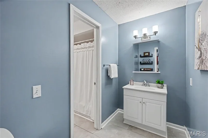 176 Harbor View Drive, Lake St. Louis, MO 63367 — listing photo 18 of 36