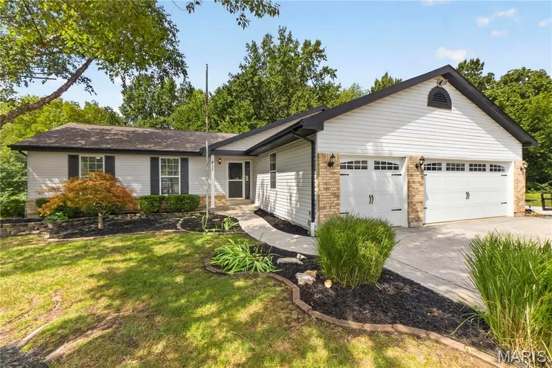 411 Bridle Ridge Court, Wentzville, MO 63385 — listing photo 2 of 63