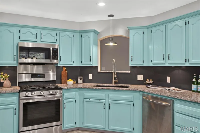 411 Bridle Ridge Court, Wentzville, MO 63385 — listing photo 16 of 63