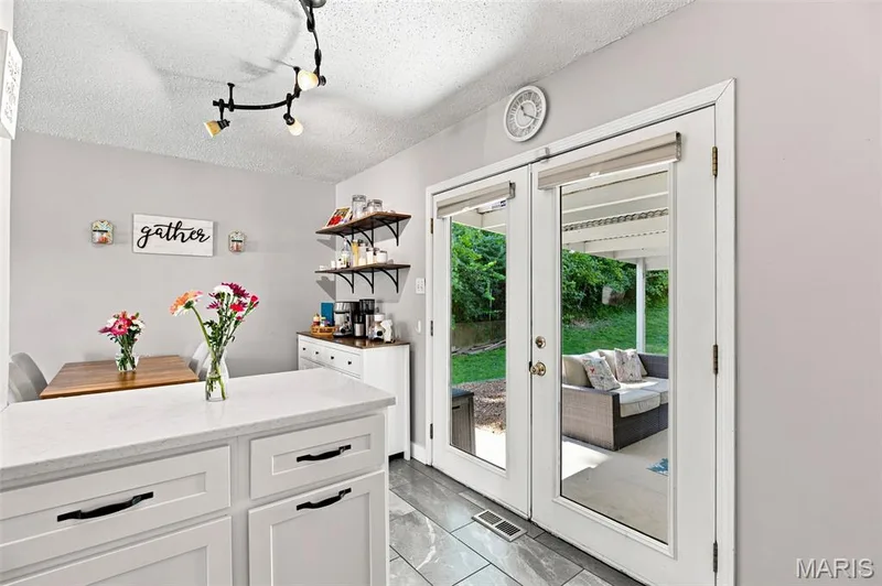 1107 Esterling Drive, St Charles, MO 63301 — listing photo 6 of 41