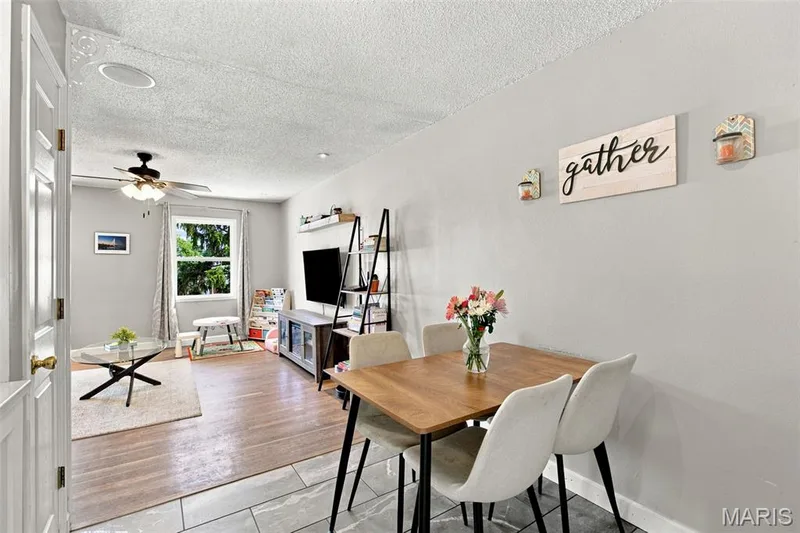 1107 Esterling Drive, St Charles, MO 63301 — listing photo 8 of 41
