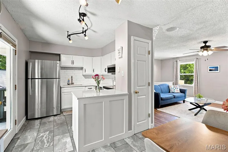 1107 Esterling Drive, St Charles, MO 63301 — listing photo 9 of 41