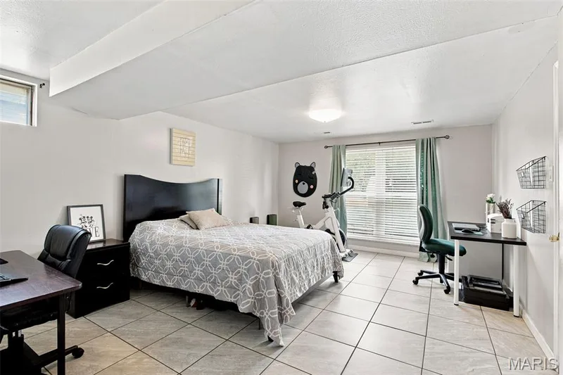1107 Esterling Drive, St Charles, MO 63301 — listing photo 17 of 41