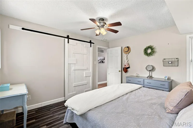 1107 Esterling Drive, St Charles, MO 63301 — listing photo 27 of 41