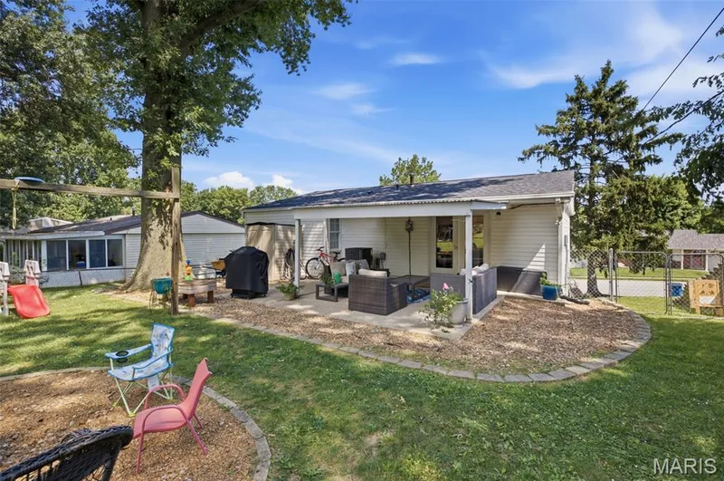 1107 Esterling Drive, St Charles, MO 63301 — listing photo 30 of 41