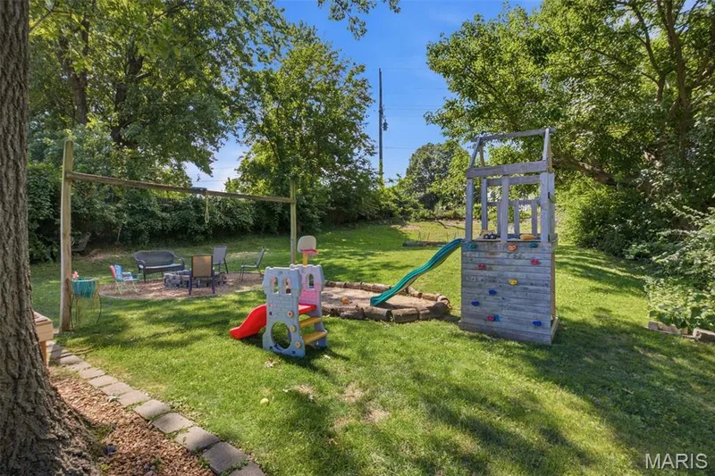 1107 Esterling Drive, St Charles, MO 63301 — listing photo 34 of 41