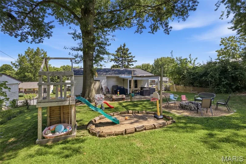 1107 Esterling Drive, St Charles, MO 63301 — listing photo 38 of 41