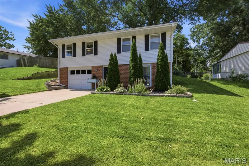 1107 Esterling Drive, St Charles, MO 63301 — listing photo 40 of 41