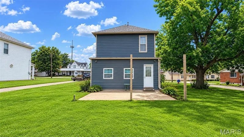 306 Wood Street, O'Fallon, MO 63366 — listing photo 5 of 23