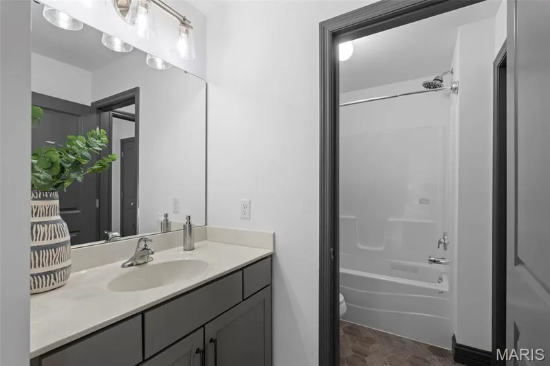215 Wyndemere Lane, Lake St. Louis, MO 63367 — listing photo 26 of 38